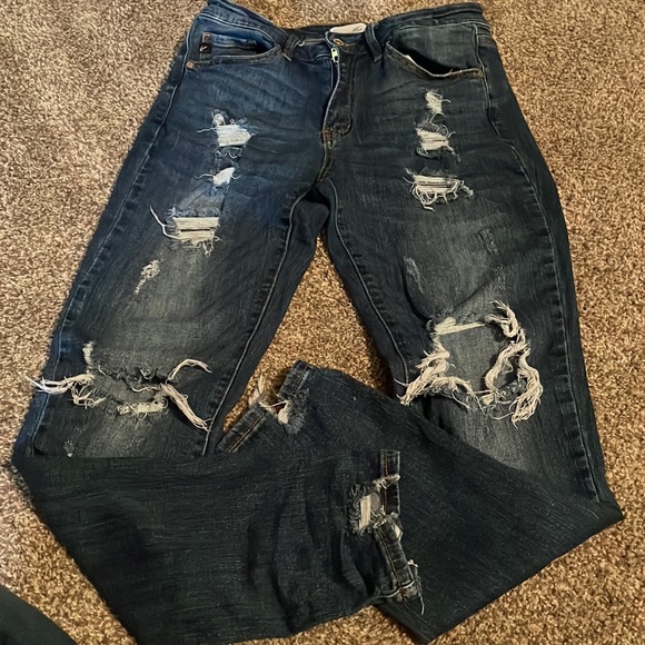 KanCan Distressed Jeans - Picture 4 of 5